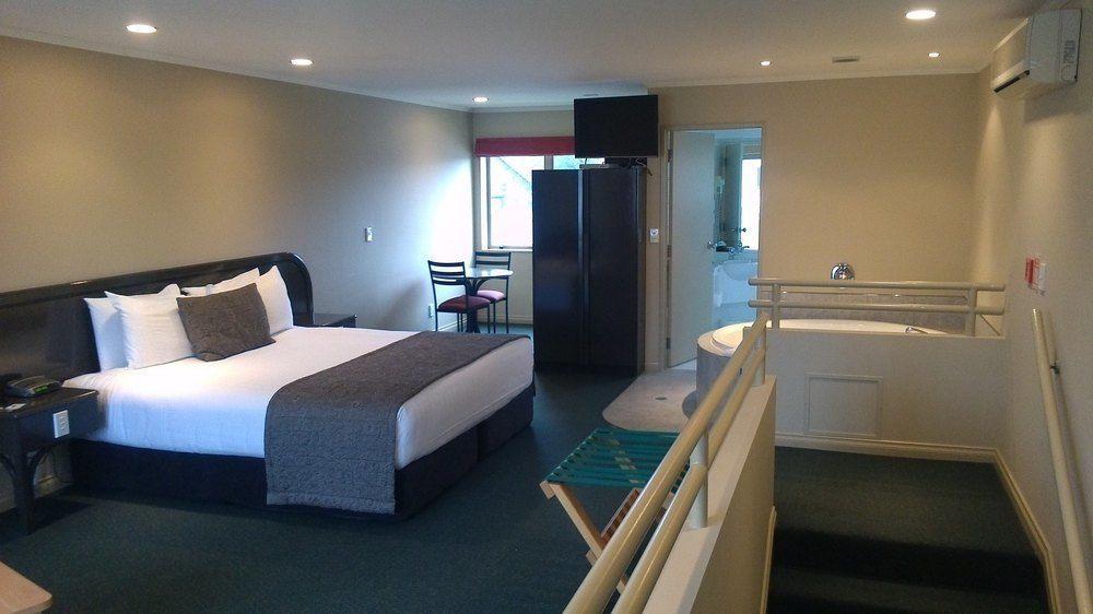 Cornwall Motor Lodge Palmerston North Exteriér fotografie